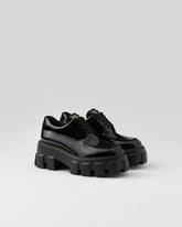 Monolith patent leather lace-up shoes